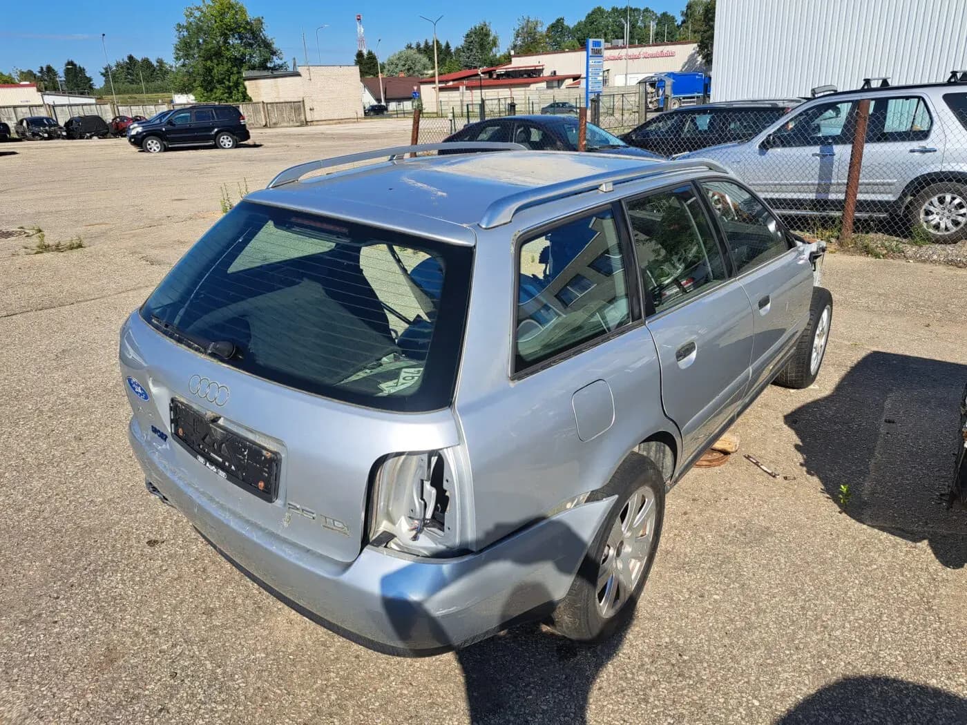 Foto izjauktais auto 3