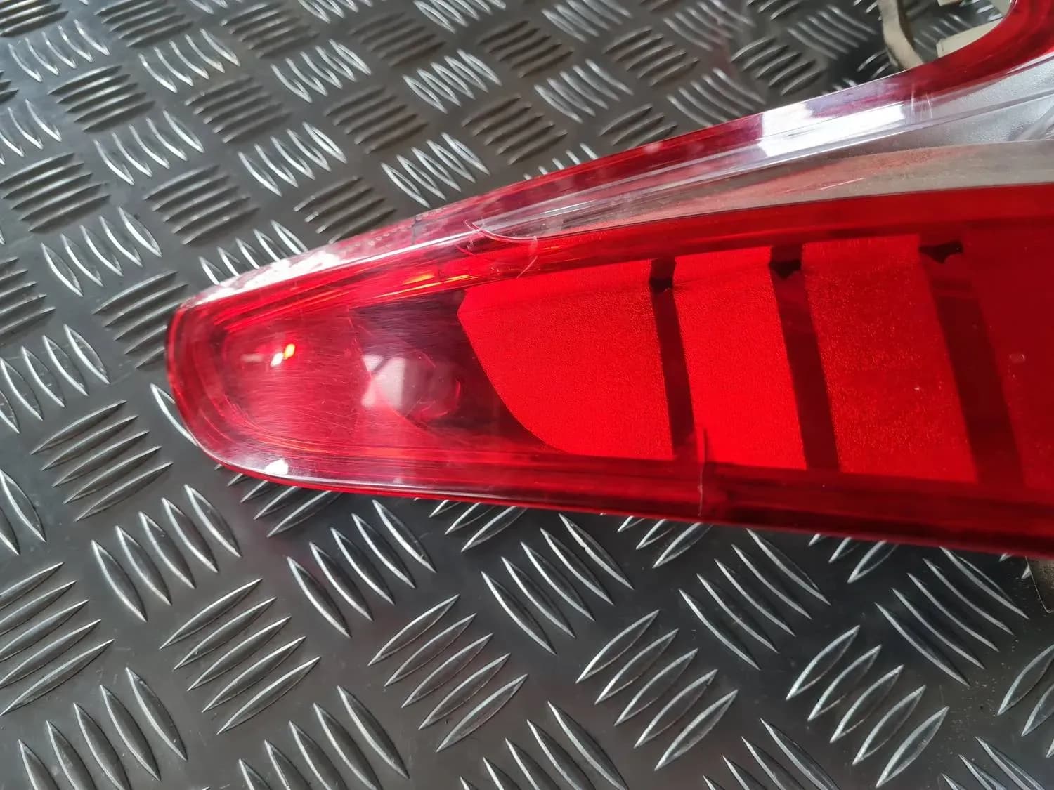 Aizmugurējais kreisais lukturis RENAULT SCENIC III 2011 - foto 3