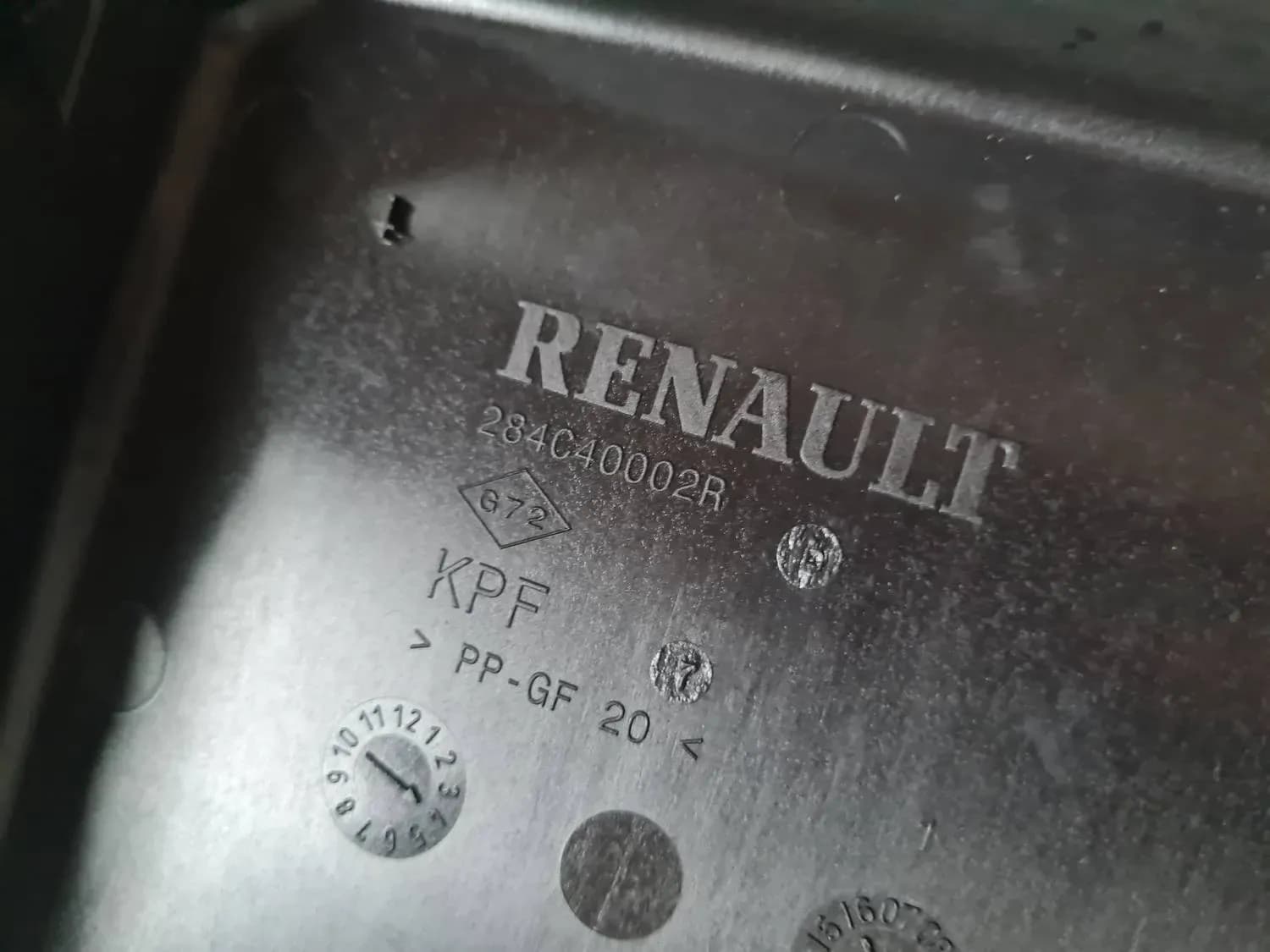 Drošinātāju relejas kaste RENAULT SCENIC III 2011 - foto 4