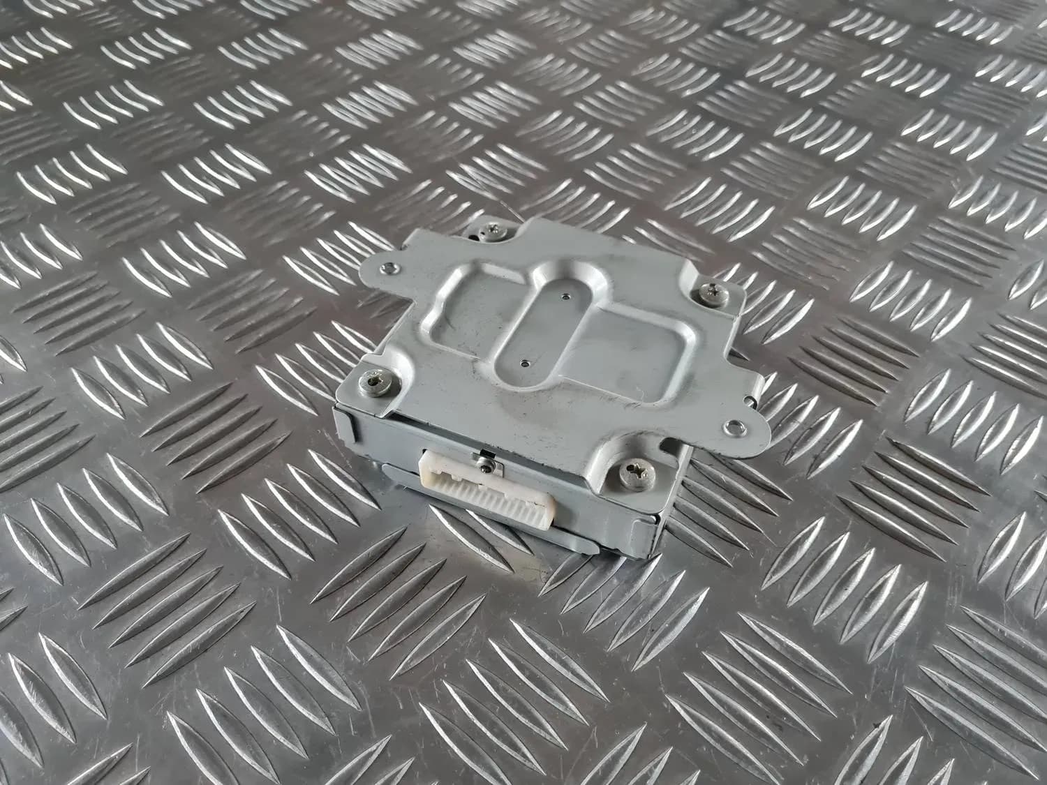 Atpakaļskata kameras vadības bloks RENAULT SCENIC III 2011 - foto 3