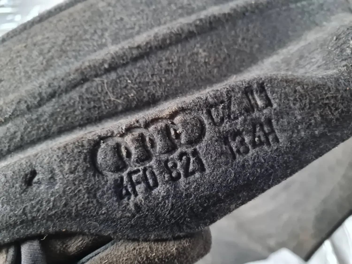 Priekšējais kreisais paspārns AUDI A6 2008 - foto 2