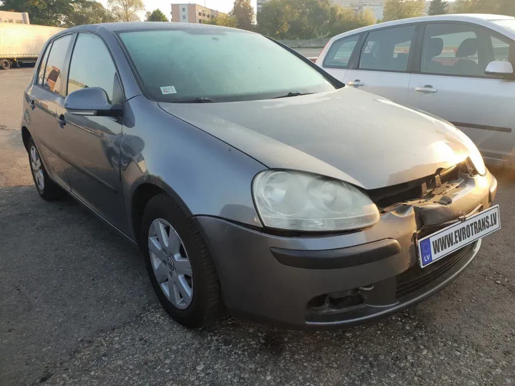 Foto izjauktais auto 2