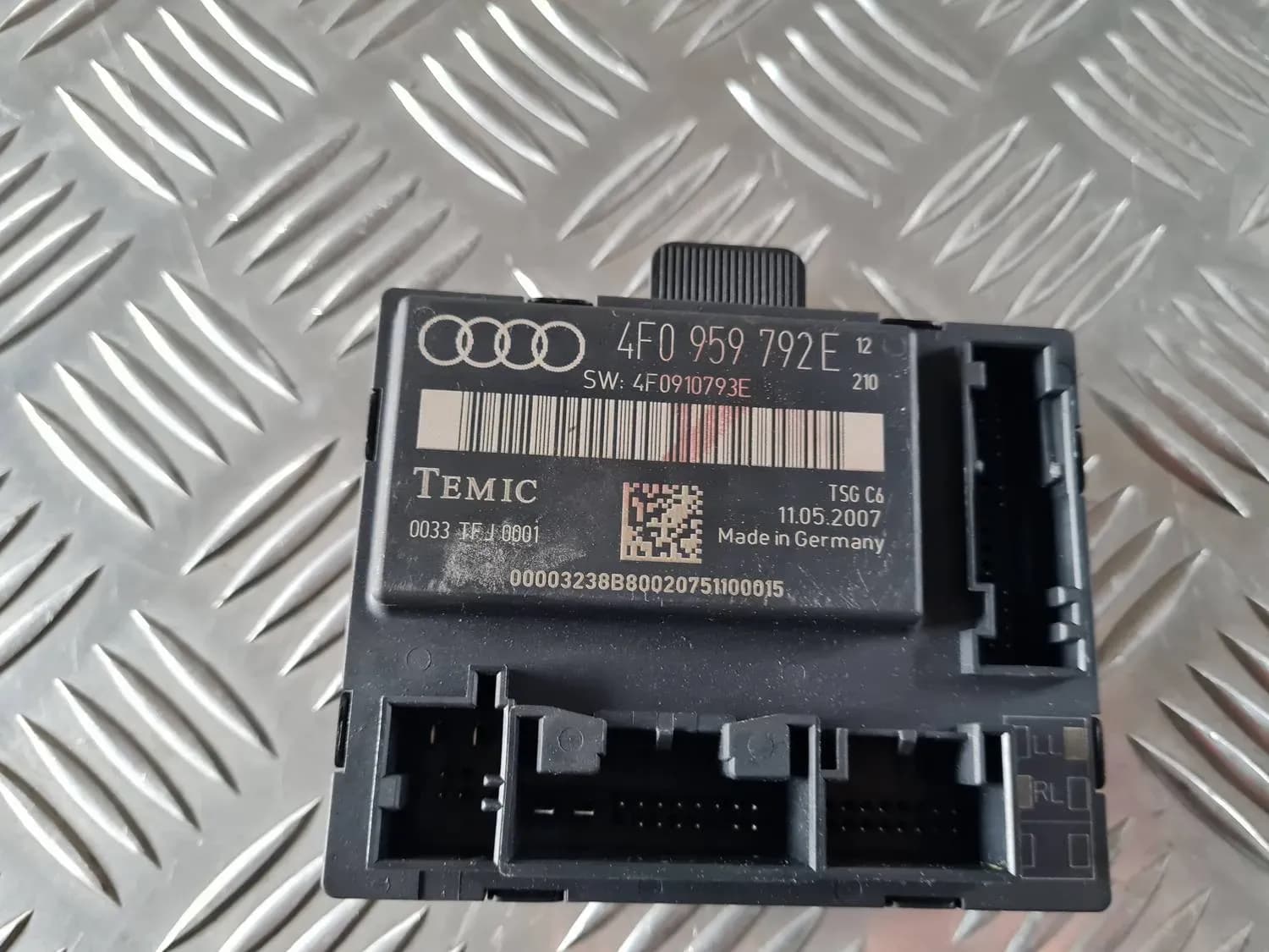 Komforta vadības bloks AUDI A6 2008 - foto 2