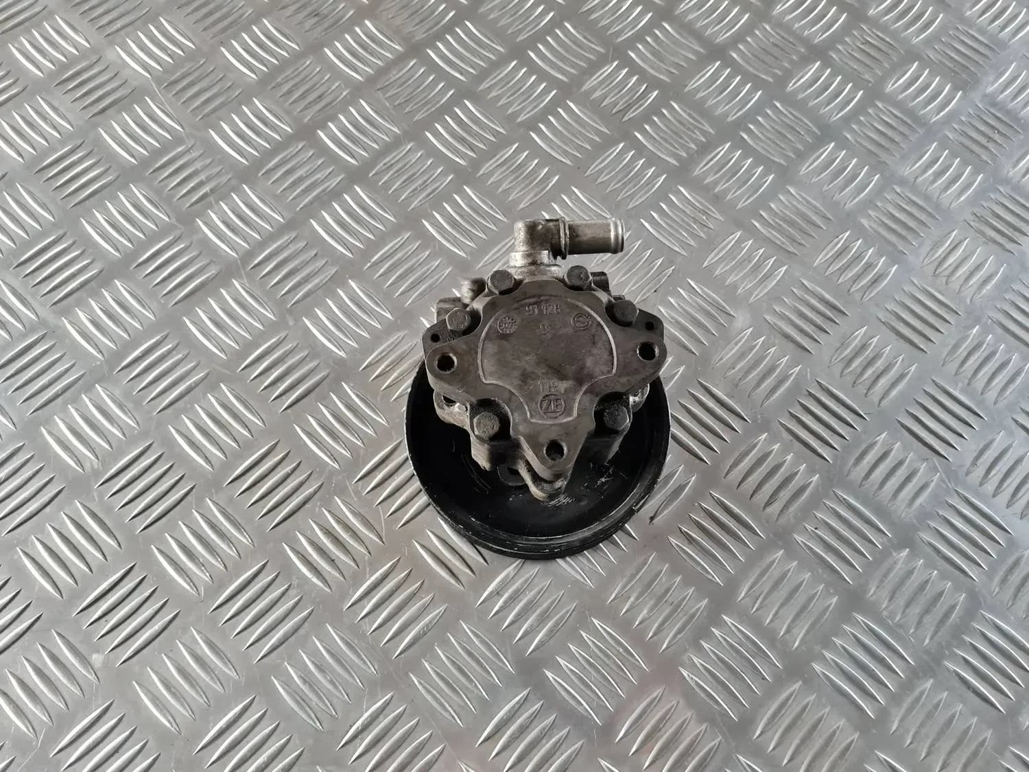 Hidrauliskais pastiprinātājs AUDI A6 2008 - foto 5