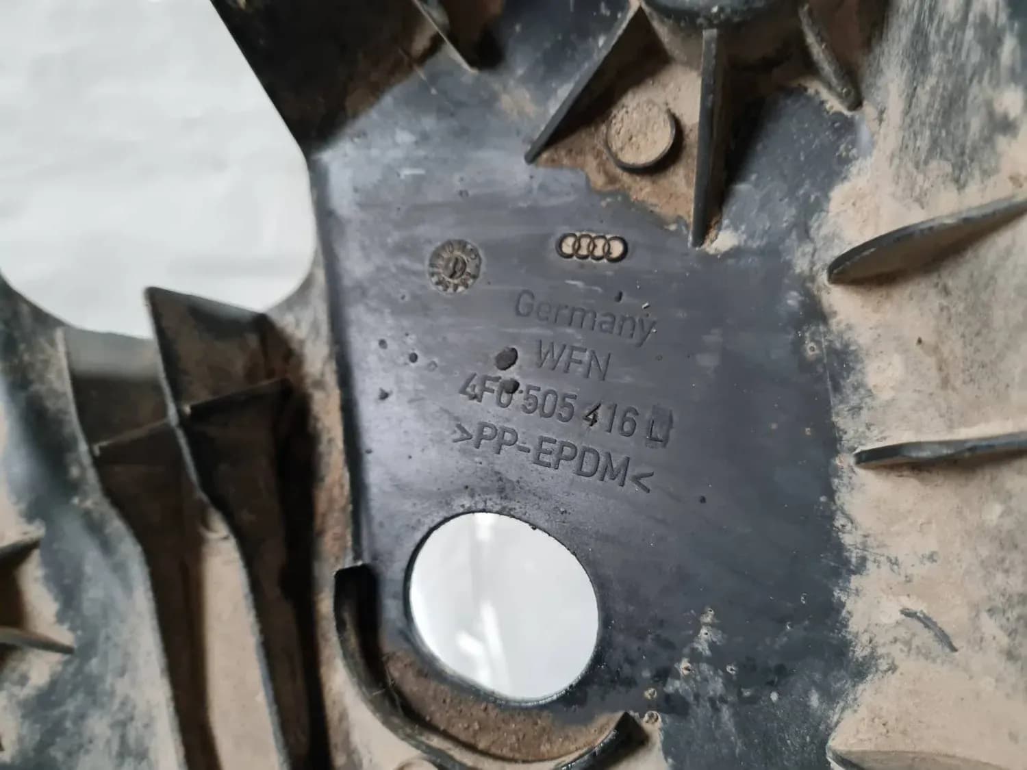 Aizmugures piekares sviras aizsargs AUDI A6 2008 - foto 3