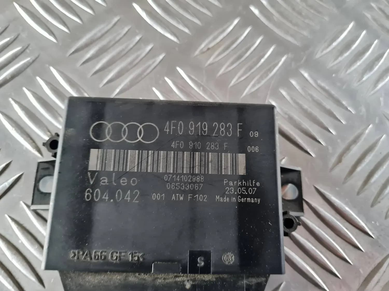 Parkošanās devēju vadības bloks AUDI A6 2008 - foto 3