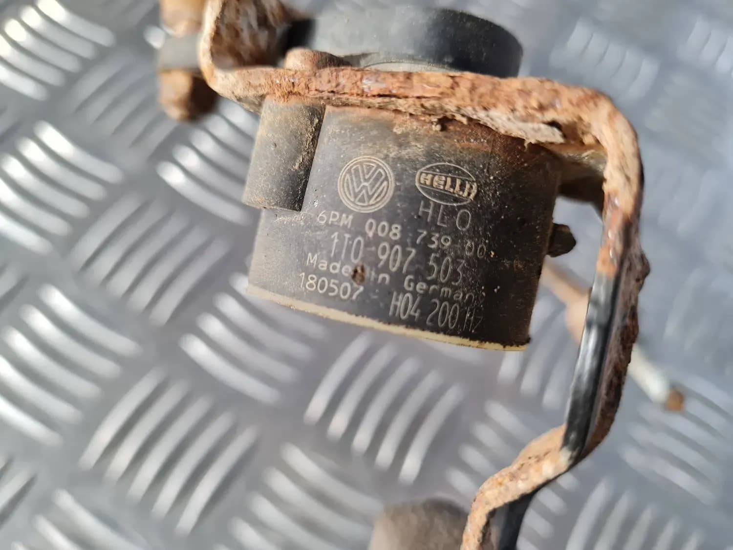 Lukturu diapazona korekcijas sensors, priekšā AUDI A6 2008 - foto 2