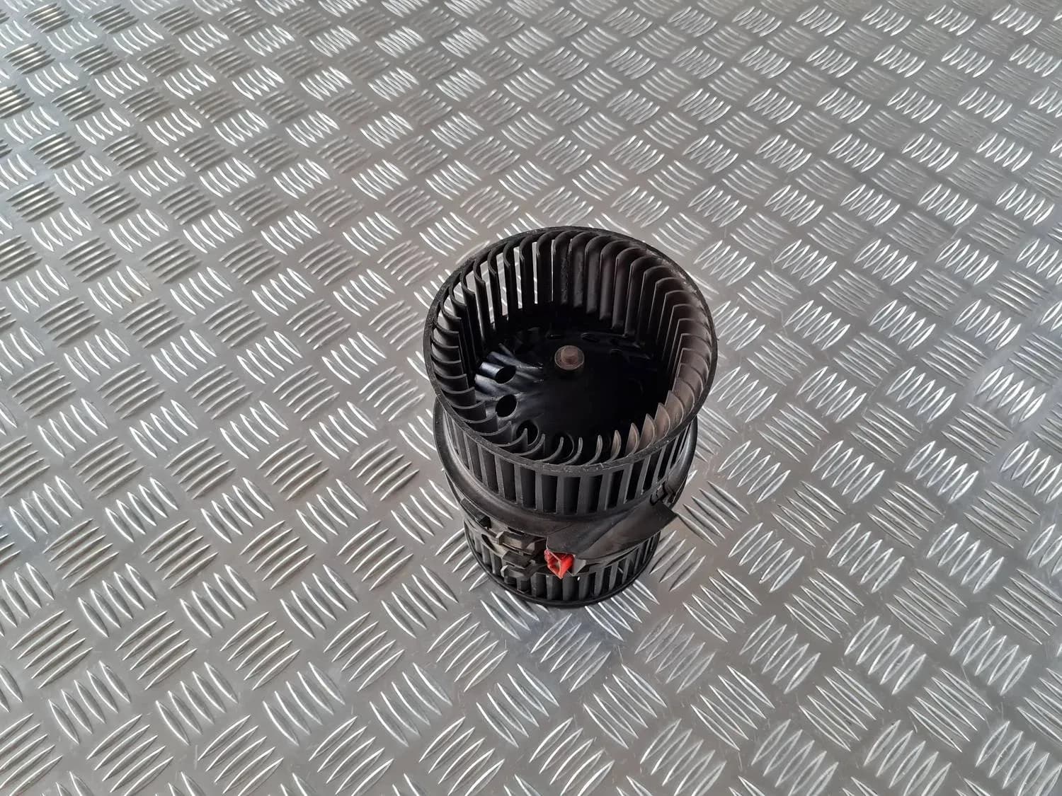 Salona ventilators RENAULT SCENIC III 2011 - foto 3