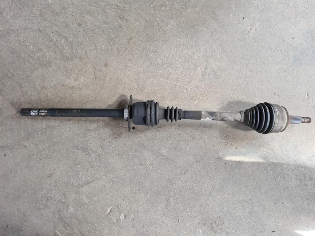 Pusass priekšēja labā priekš RENAULT ESPACE IV 2006 1 Pusass priekšēja labā priekš RENAULT ESPACE IV 2006