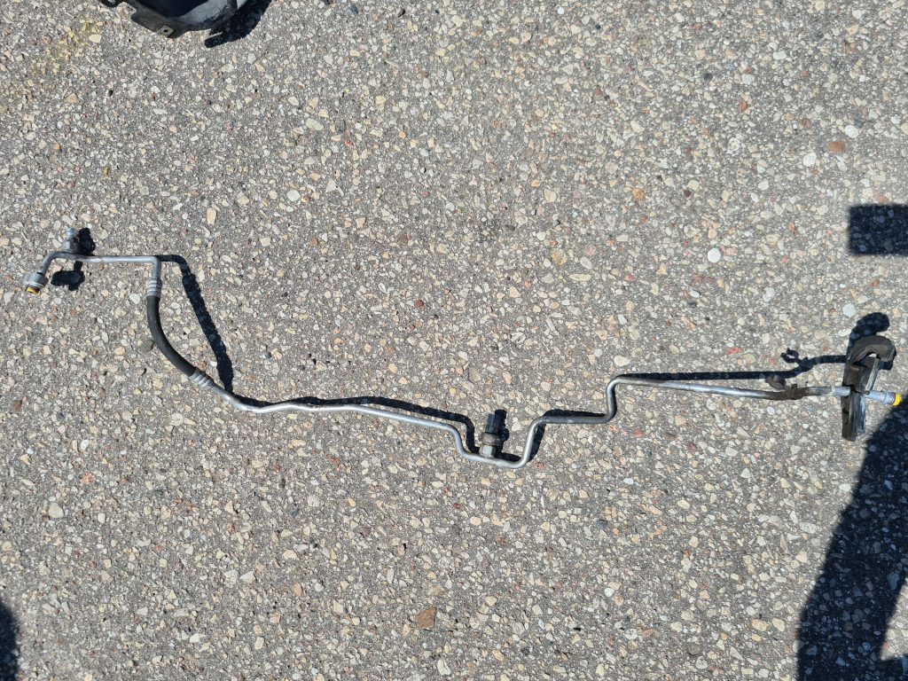 Gaisa kondicioniera galvenā caurule priekš BMW 520D E60 2006 ENG. 1 Gaisa kondicioniera galvenā caurule priekš BMW 520D E60 2006 ENG.