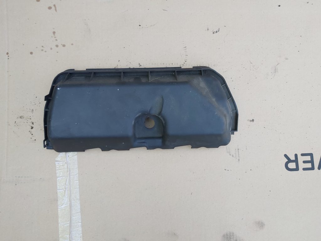 Dzinēja dekoratīva vāka daļa priekš RENAULT ESPACE IV 2006 1 Dzinēja dekoratīva vāka daļa priekš RENAULT ESPACE IV 2006