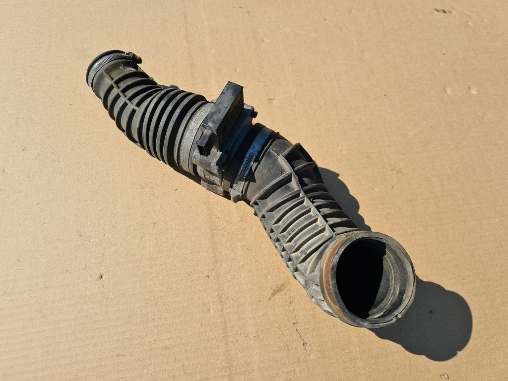 Gaisa filtra korpusa caurule priekš SAAB 9-5 1999 1 Gaisa filtra korpusa caurule priekš SAAB 9-5 1999