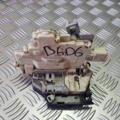 Priekšējo labo durvju slēdzene priekš VW PASSAT B6 2006 ANGL. UNIVERSAL