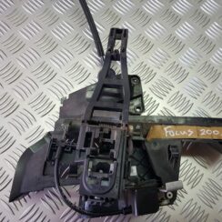 Priekšējo labo durvju slēdzene priekš FORD FOCUS 2006