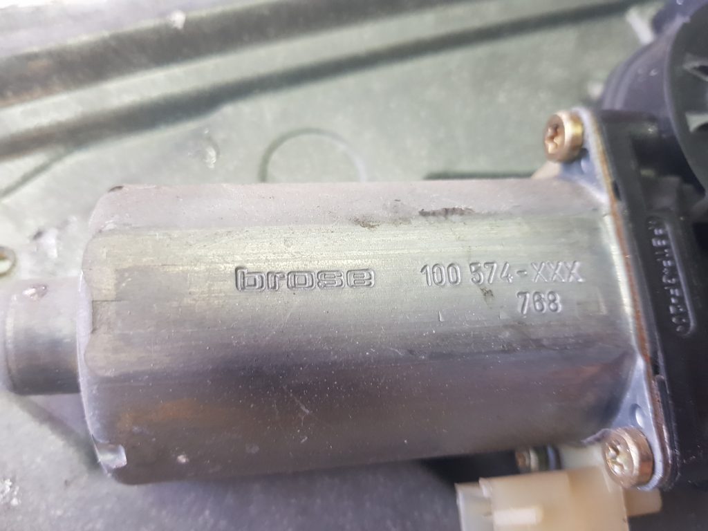 Stikla pacelšanas mehānisms aizmugurējais kreisais priekš VOLVO V70 1997 3 Stikla pacelšanas mehānisms aizmugurējais kreisais priekš VOLVO V70 1997