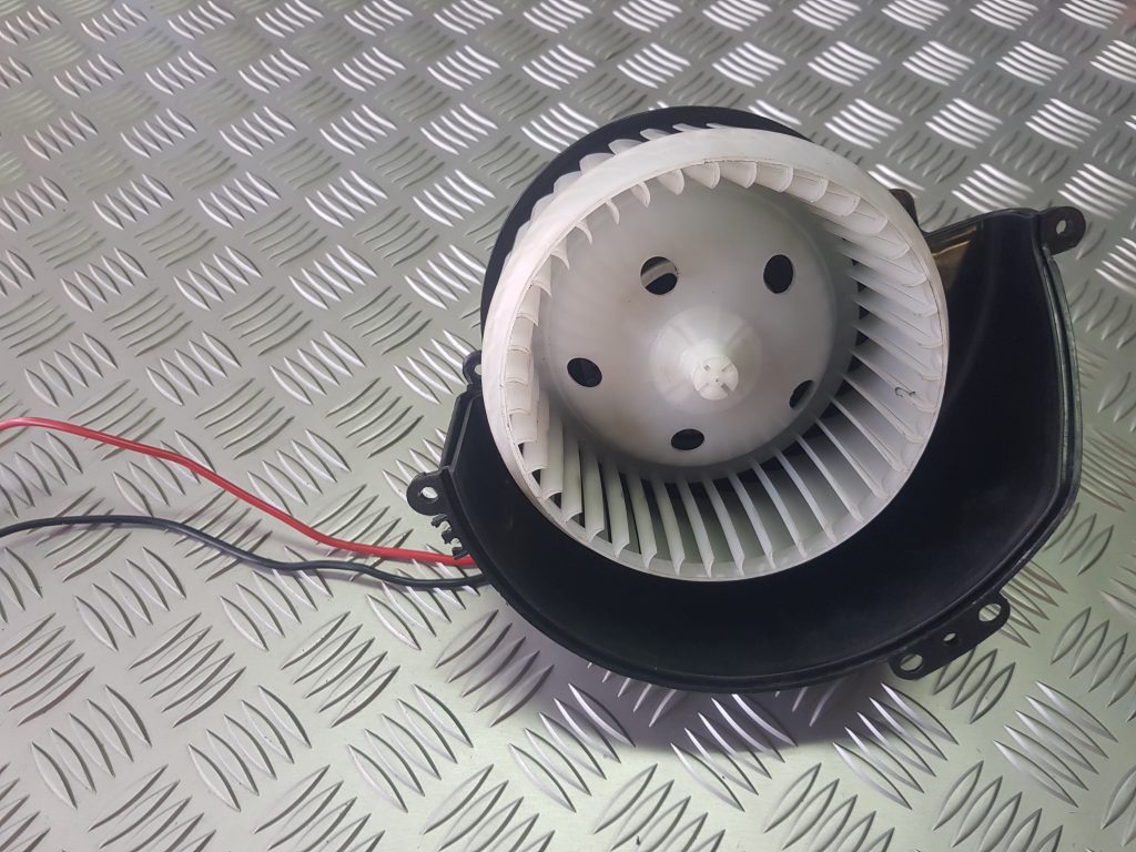 Salona ventilators priekš OPEL ASTRA H STATION WAGON 2007 1 Salona ventilators priekš OPEL ASTRA H STATION WAGON 2007