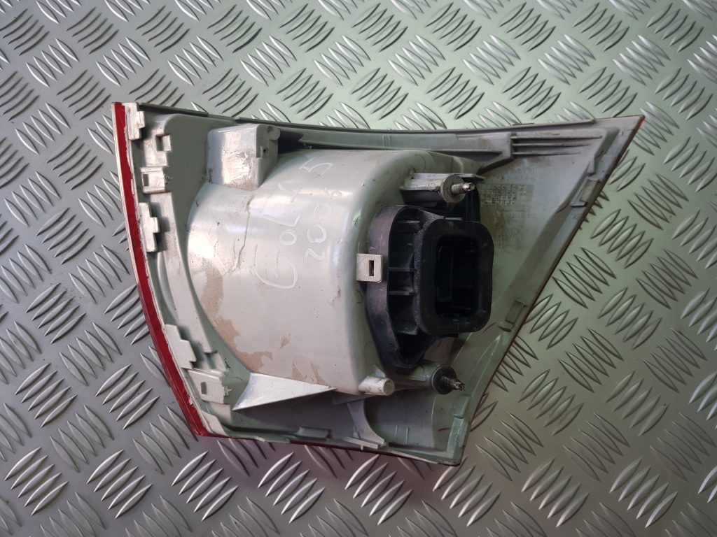 Aizmugurējais labais lukturis priekš VW GOLF 5 2006 2 Aizmugurējais labais lukturis priekš VW GOLF 5 2006