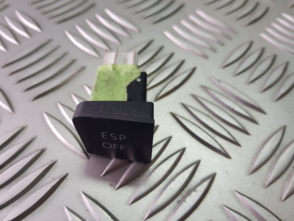 ESP poga priekš VW PASSAT 2007 UNIVERSAL SILVER 1 ESP poga priekš VW PASSAT 2007 UNIVERSAL SILVER