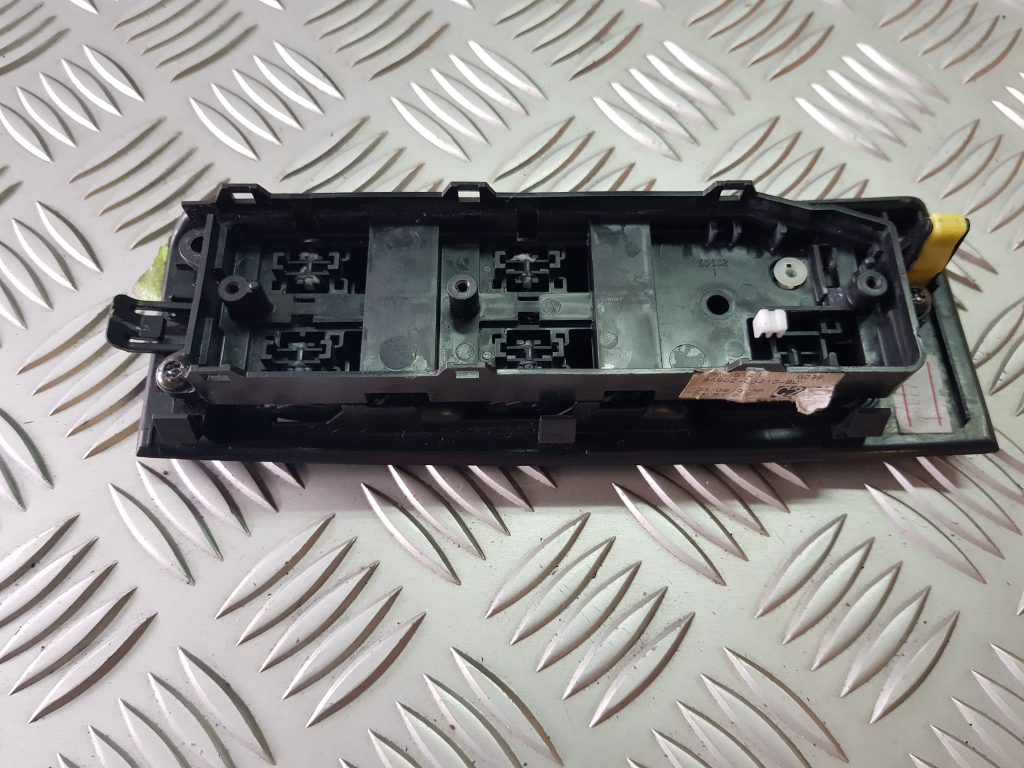 Šofera durvju slēdža pogas priekš TOYOTA COROLLA VERSO 2008 2 Šofera durvju slēdža pogas priekš TOYOTA COROLLA VERSO 2008