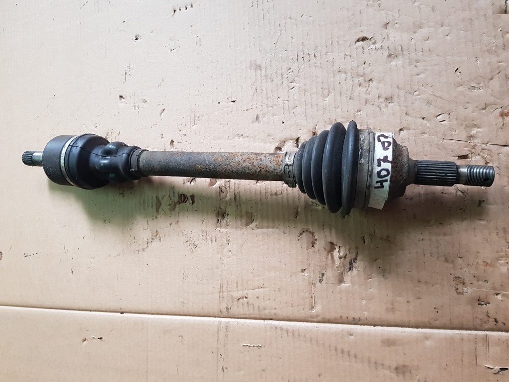 Pusass priekšējā kreisā priekš PEUGEOT 407 2004 1 Pusass priekšējā kreisā priekš PEUGEOT 407 2004