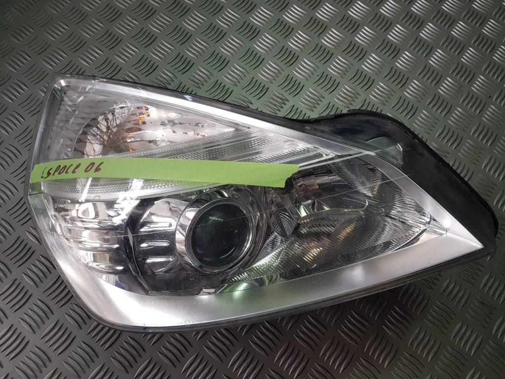 Priekšējais labais lukturis priekš RENAULT ESPACE IV 2006 1 Priekšējais labais lukturis priekš RENAULT ESPACE IV 2006