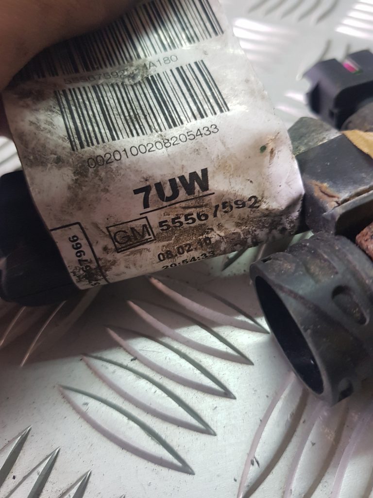 Degvielas smidzinātāju vadi priekš OPEL INSIGNIA SPORTS TOURER 2010 2 Degvielas smidzinātāju vadi priekš OPEL INSIGNIA SPORTS TOURER 2010