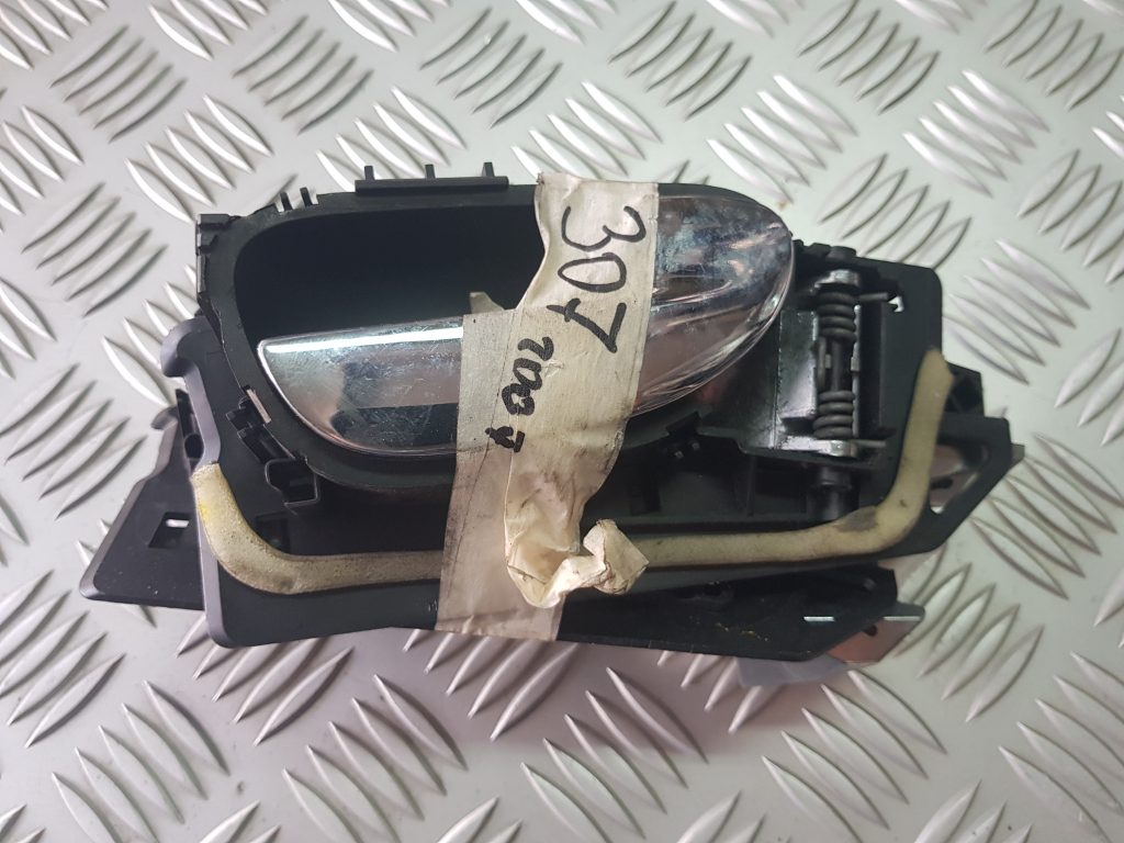 Salona durvju rokturis priekš PEUGEOT 307 2007 1 Salona durvju rokturis priekš PEUGEOT 307 2007