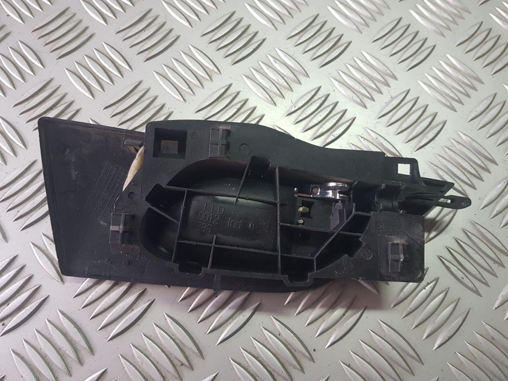 Salona durvju rokturis, aizmugures labais priekš PEUGEOT 407 2004 2 Salona durvju rokturis, aizmugures labais priekš PEUGEOT 407 2004