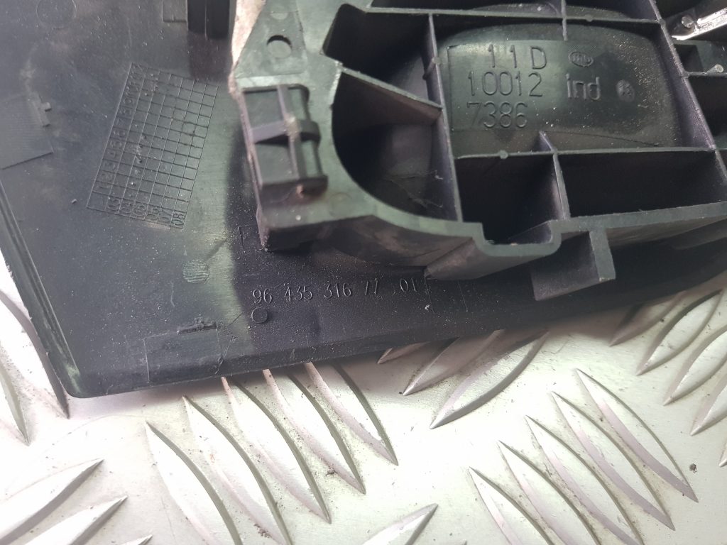 Salona durvju rokturis, aizmugures labais priekš PEUGEOT 407 2004 3 Salona durvju rokturis, aizmugures labais priekš PEUGEOT 407 2004