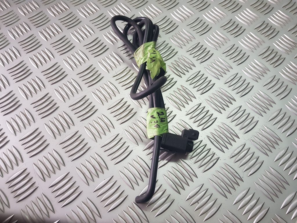 Solenoīda vakuuma vārsts priekš VOLVO V70 2002 SILVER 1 Solenoīda vakuuma vārsts priekš VOLVO V70 2002 SILVER