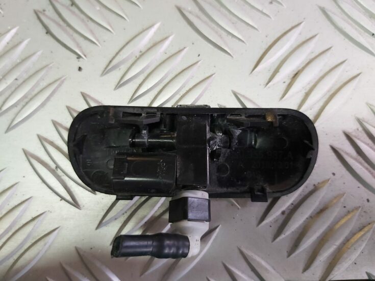 Vējstikla mazgāšanas šķidruma sprausla priekš AUDI A7 2011 SPORTBACK 3