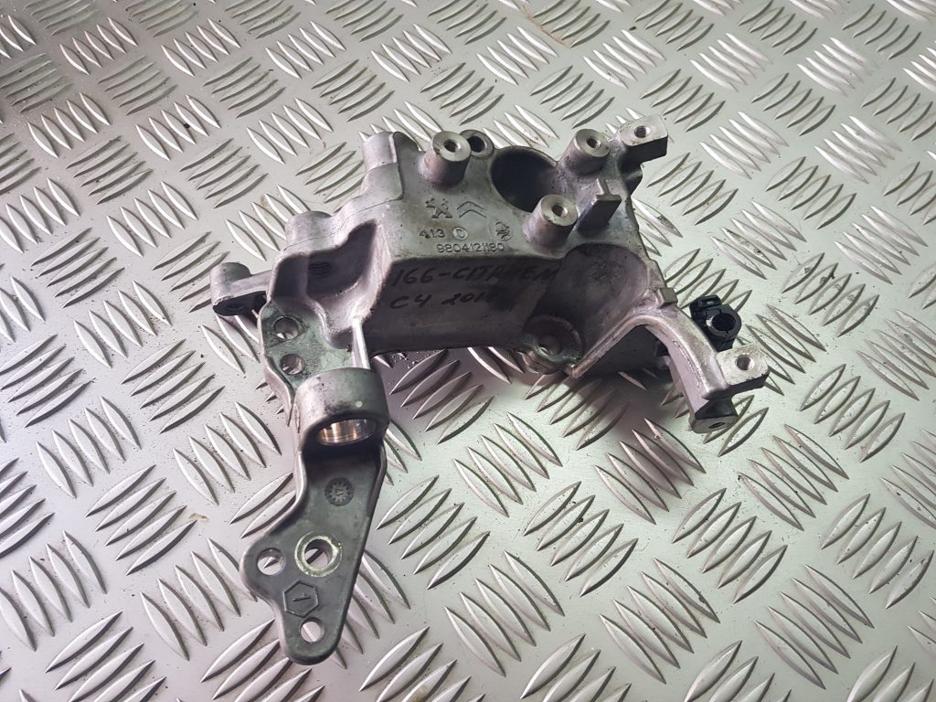 Dzinēja kronšteins priekš CITROEN C4 2018 1 Dzinēja kronšteins priekš CITROEN C4 2018