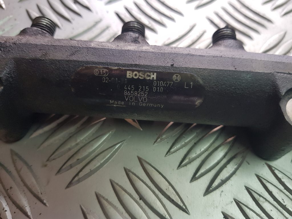 Degvielas sadales caurule priekš VOLVO V70 2002 SILVER 2 Degvielas sadales caurule priekš VOLVO V70 2002 SILVER