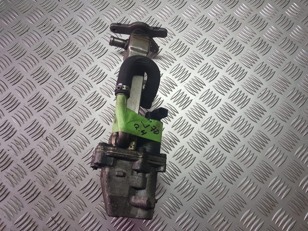 EGR vārsta dzesētājs priekš VOLVO V70 2003 GREY 1 EGR vārsta dzesētājs priekš VOLVO V70 2003 GREY