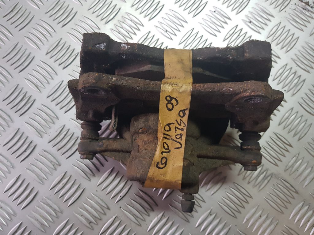 Priekšējais kreisais suports priekš TOYOTA COROLLA VERSO 2009 1 Priekšējais kreisais suports priekš TOYOTA COROLLA VERSO 2009