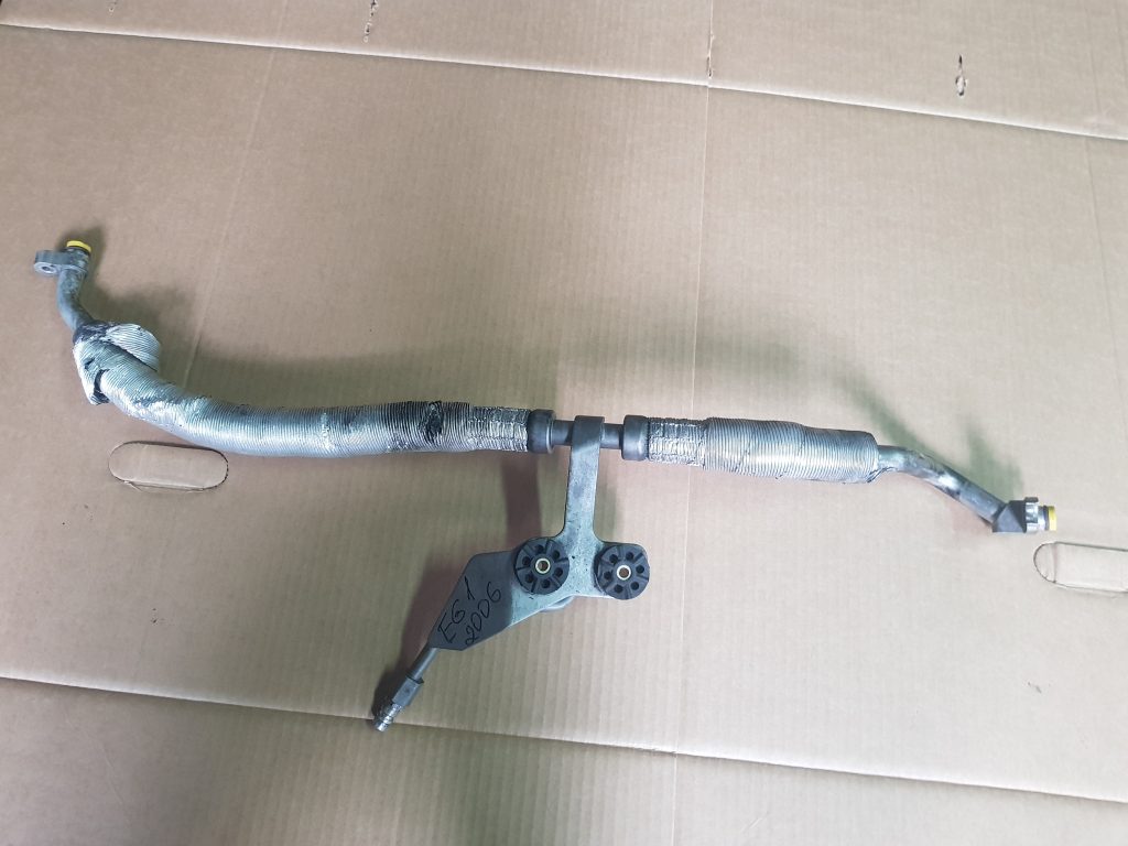 Gaisa kondicioniera galvenā caurule priekš BMW 530D E61 2006 TOURING TITANSILVER 1 Gaisa kondicioniera galvenā caurule priekš BMW 530D E61 2006 TOURING TITANSILVER