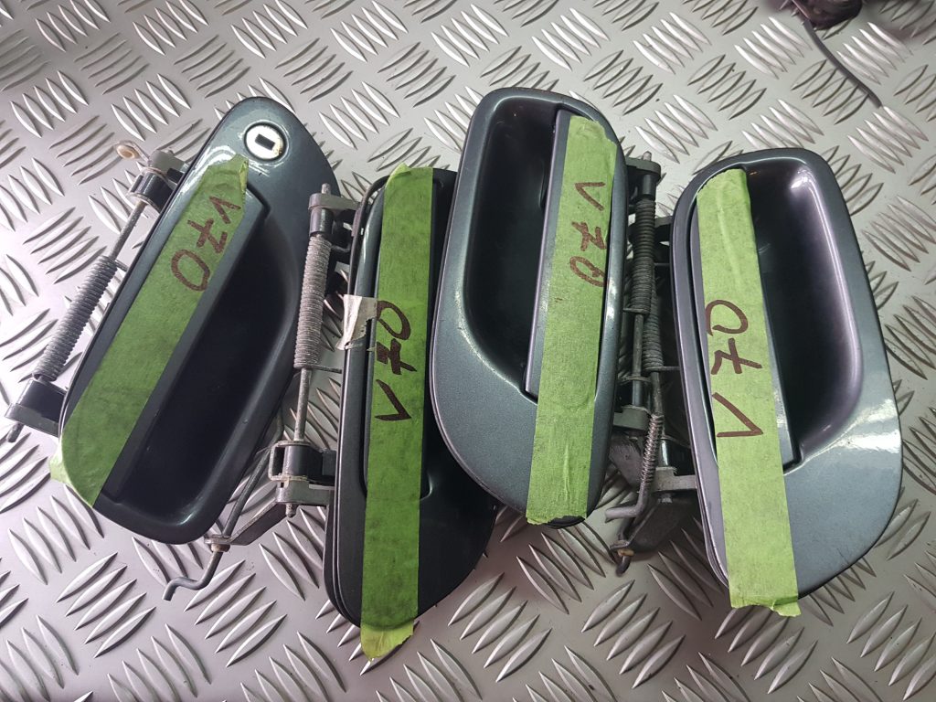 Ārējais durvju rokturis priekš VOLVO V70 2003 GREY 1 Ārējais durvju rokturis priekš VOLVO V70 2003 GREY