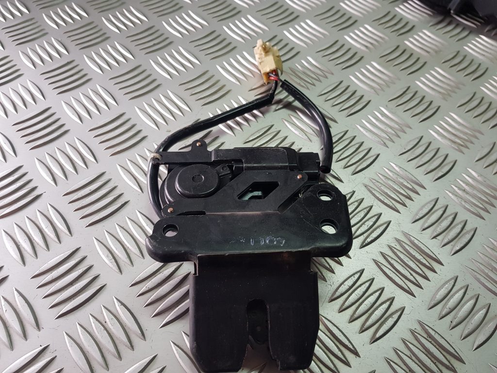 Bagāžnieka vāka slēdzene priekš NISSAN X-TRAIL 2008 2 Bagāžnieka vāka slēdzene priekš NISSAN X-TRAIL 2008