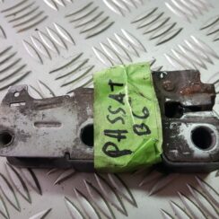 Pārsega slēdzene priekš VW PASSAT B6 2008 ANGL.