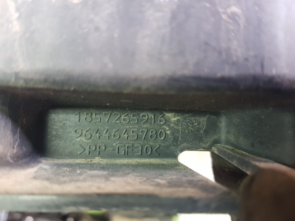 Priekšējā spārna un bufera stiprinājums priekš PEUGEOT 407 2004 2 Priekšējā spārna un bufera stiprinājums priekš PEUGEOT 407 2004