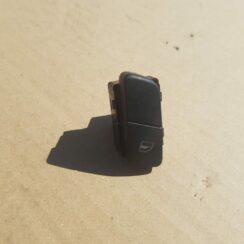 Stikla pacelšanas poga priekš VW POLO 2005