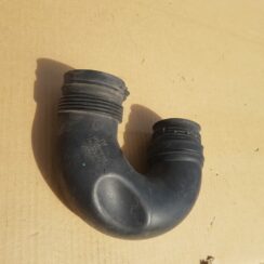 Gaisa filtra korpusa caurule priekš VW GOLF 5 2006