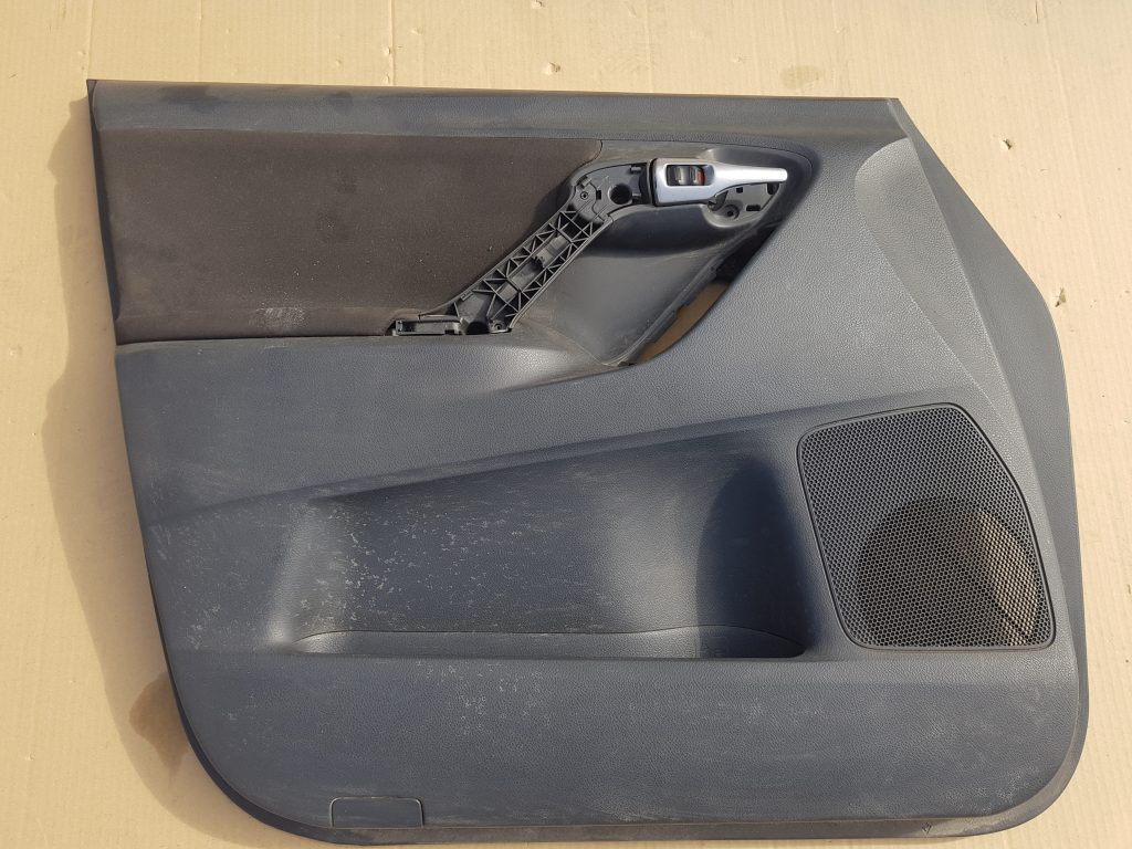 Priekšējo kreiso durvju apdare priekš TOYOTA VERSO 2012 1 Priekšējo kreiso durvju apdare priekš TOYOTA VERSO 2012