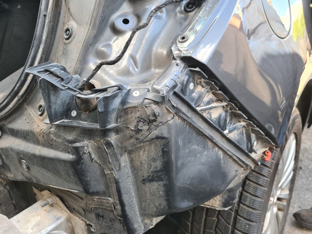 Aizmugurējā spārna un bufera stiprinājums priekš OPEL ASTRA J 2011 1 Aizmugurējā spārna un bufera stiprinājums priekš OPEL ASTRA J 2011