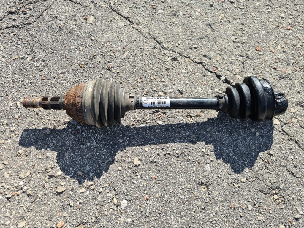 Pusass priekšējā kreisā priekš OPEL ASTRA J 2011 1 Pusass priekšējā kreisā priekš OPEL ASTRA J 2011