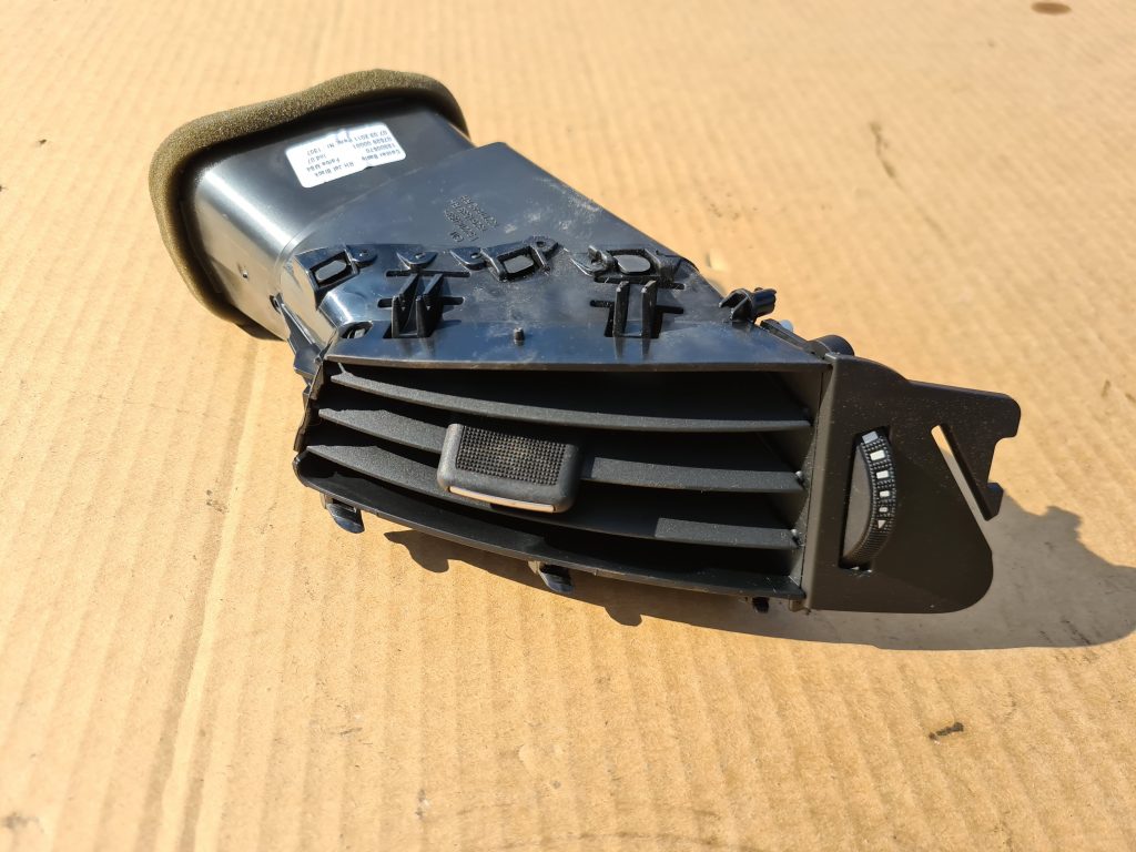 Mērinstrumentu paneļa gaisa vads, centrā priekš OPEL ASTRA J 2011 1 Mērinstrumentu paneļa gaisa vads, centrā priekš OPEL ASTRA J 2011