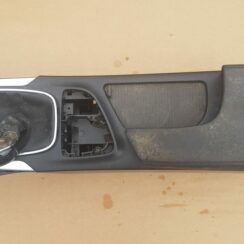 Centrālās konsoles apdares lielākā daļa priekš OPEL INSIGNIA SPORTS TOURER 2010