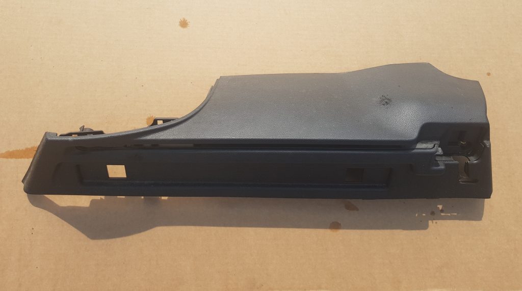 Bagāžnieka žalūziju sliedes priekš OPEL INSIGNIA SPORTS TOURER 2010 1 Bagāžnieka žalūziju sliedes priekš OPEL INSIGNIA SPORTS TOURER 2010