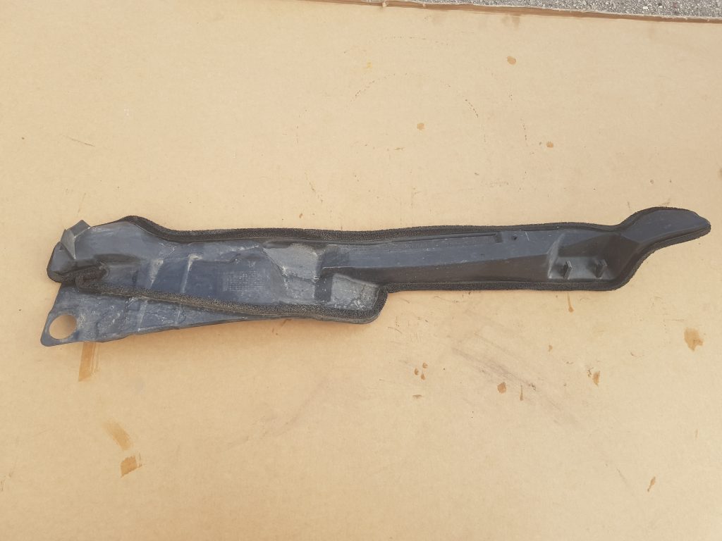 Bagāžnieka nodalījuma plastmasa priekš TOYOTA COROLLA VERSO 2008 1 Bagāžnieka nodalījuma plastmasa priekš TOYOTA COROLLA VERSO 2008