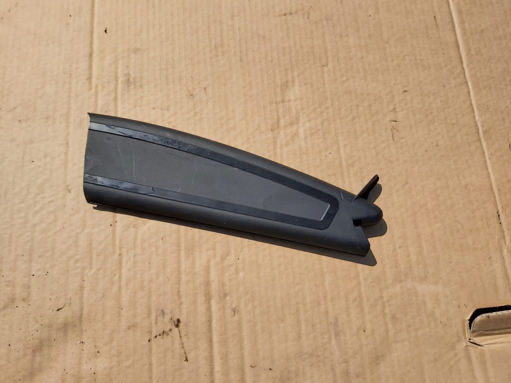 Bagažnieka eņģes uzlika priekš AUDI A7 2011 SPORTBACK 1 Bagažnieka eņģes uzlika priekš AUDI A7 2011 SPORTBACK